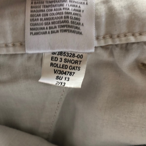 Old Navy Khaki shorts - Picture 5 of 5